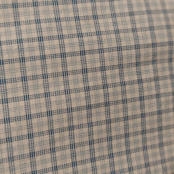 Calvin Klein button-up long sleeve size medium - Picture 4 of 4